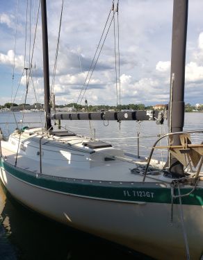 Boats For Sale in Florida by owner | 1983 28 foot Tillotson & Pearson cat ketch